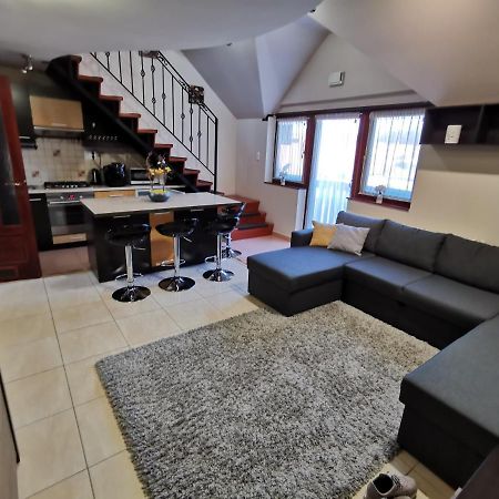 Galery Apartman Gyula Buitenkant foto