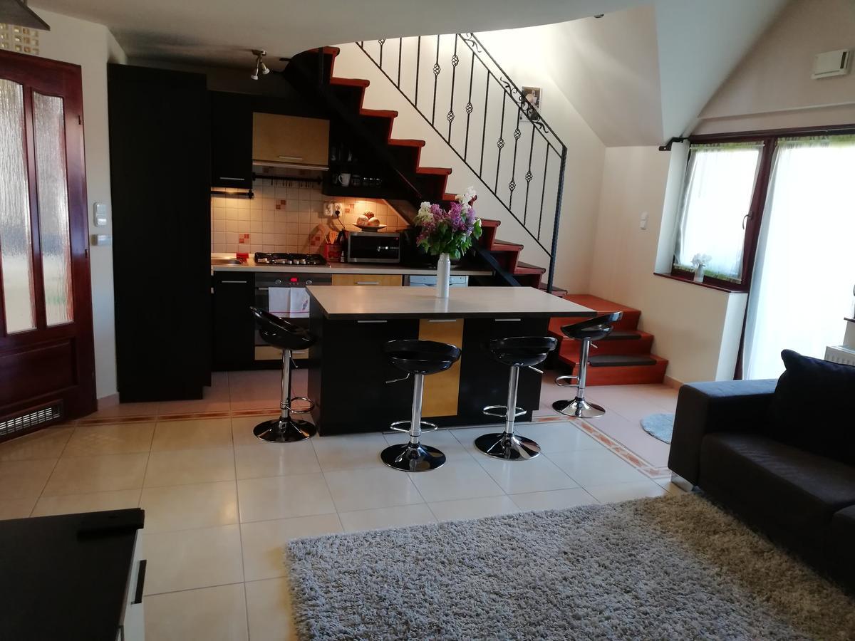 Galery Apartman Gyula Buitenkant foto